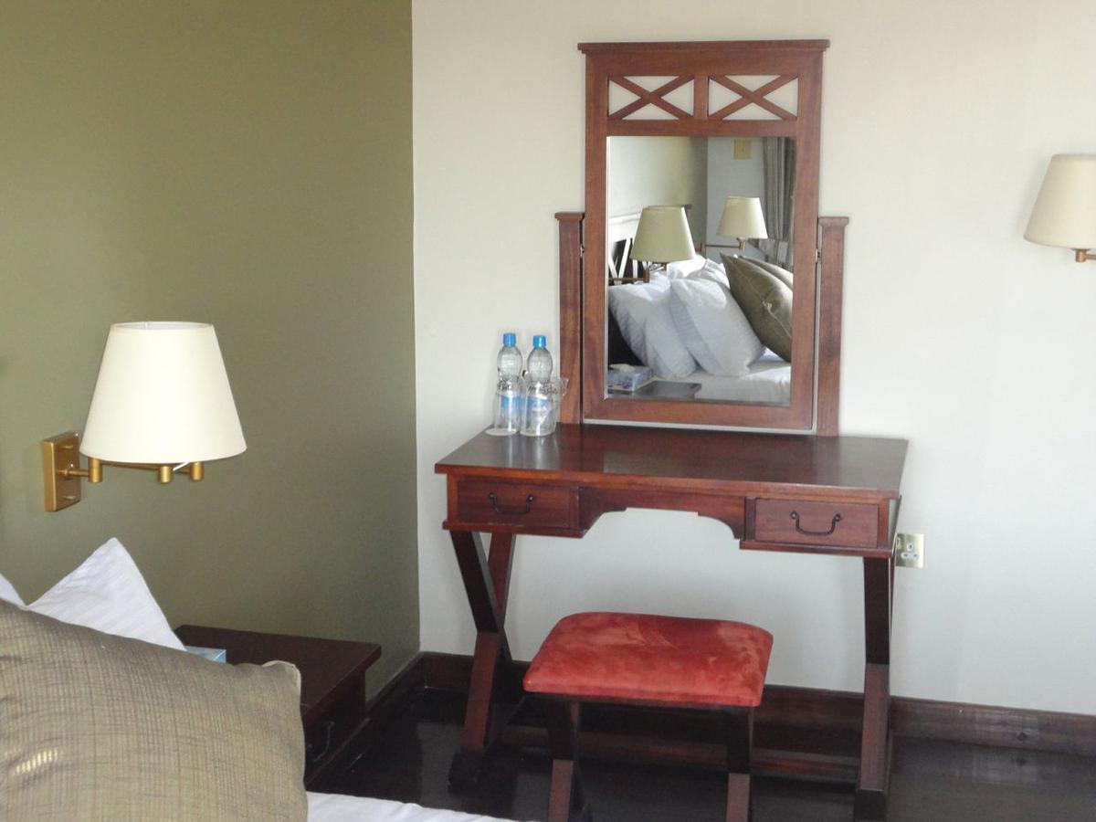 Treetops Mweiga Rom bilde